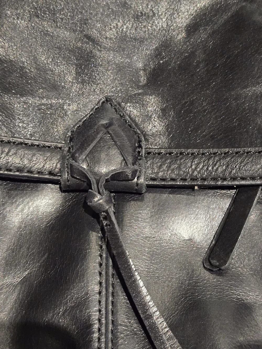 The Sak Ventura Black Soft Leather Convertible Backpack Crossbody EUC Pristine